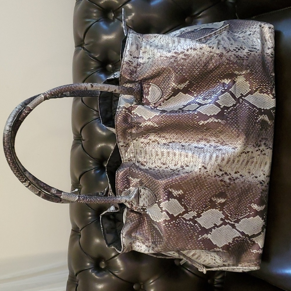 DSW Snake Skin Tote 25x14x8 XLarge Duffle Tote Bag